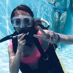 Meet your Posher, Avery